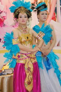 娱乐吃瓜君奇装异服,时尚界的另类风采